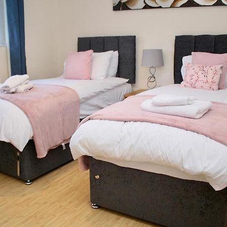 Contractor'S Haven- 4-Bedroom House With Free Parking, Super Fast Wifi, Fran Properties In Aylesbury, Pets Are Welcome! Aylesbury  Ngoại thất bức ảnh