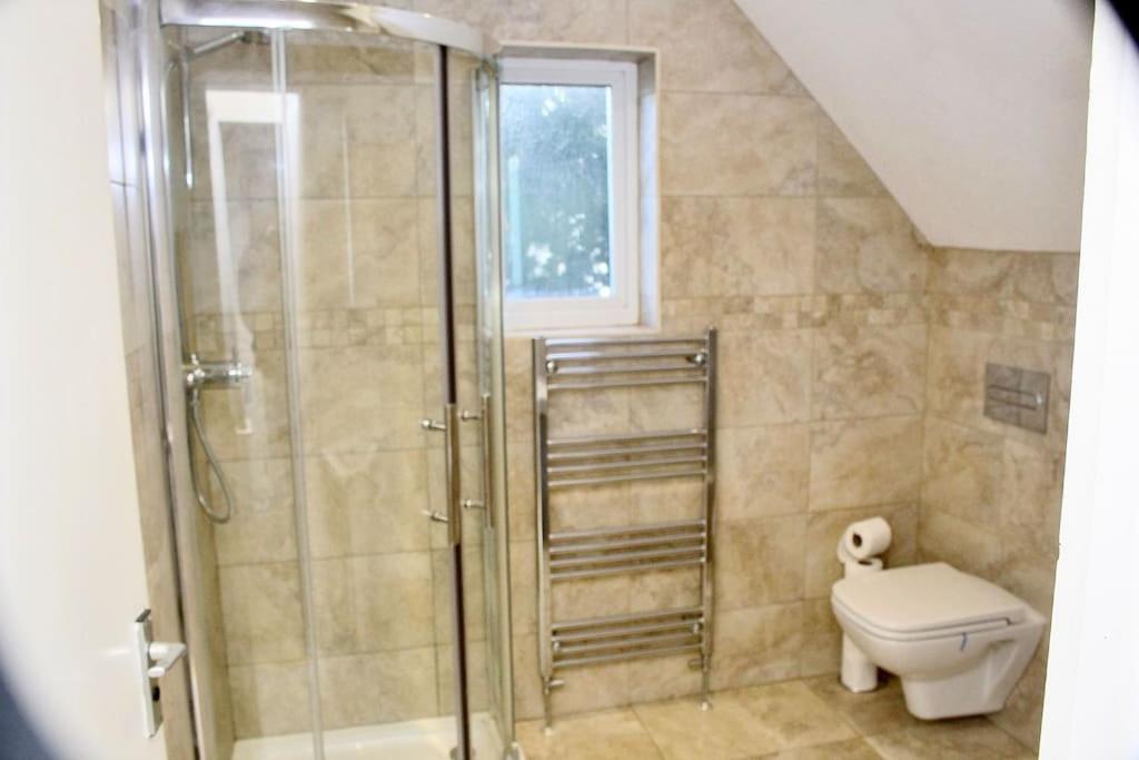 Contractor'S Haven- 4-Bedroom House With Free Parking, Super Fast Wifi, Fran Properties In Aylesbury, Pets Are Welcome! Aylesbury  Ngoại thất bức ảnh
