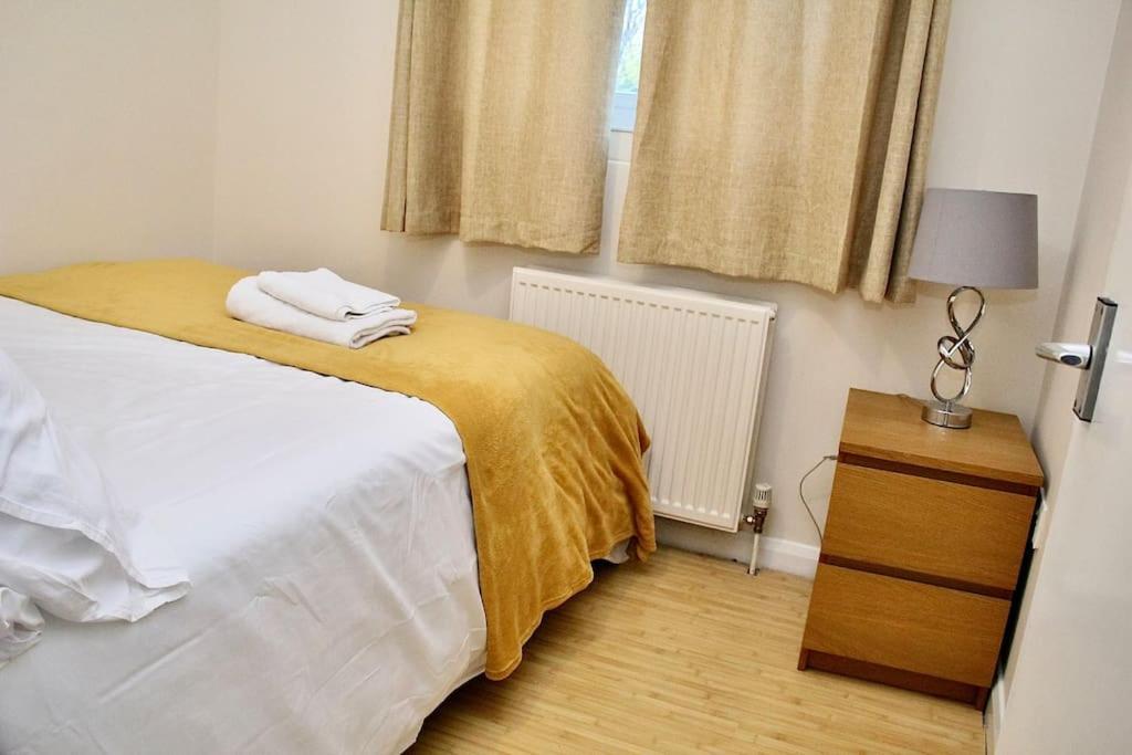 Contractor'S Haven- 4-Bedroom House With Free Parking, Super Fast Wifi, Fran Properties In Aylesbury, Pets Are Welcome! Aylesbury  Ngoại thất bức ảnh