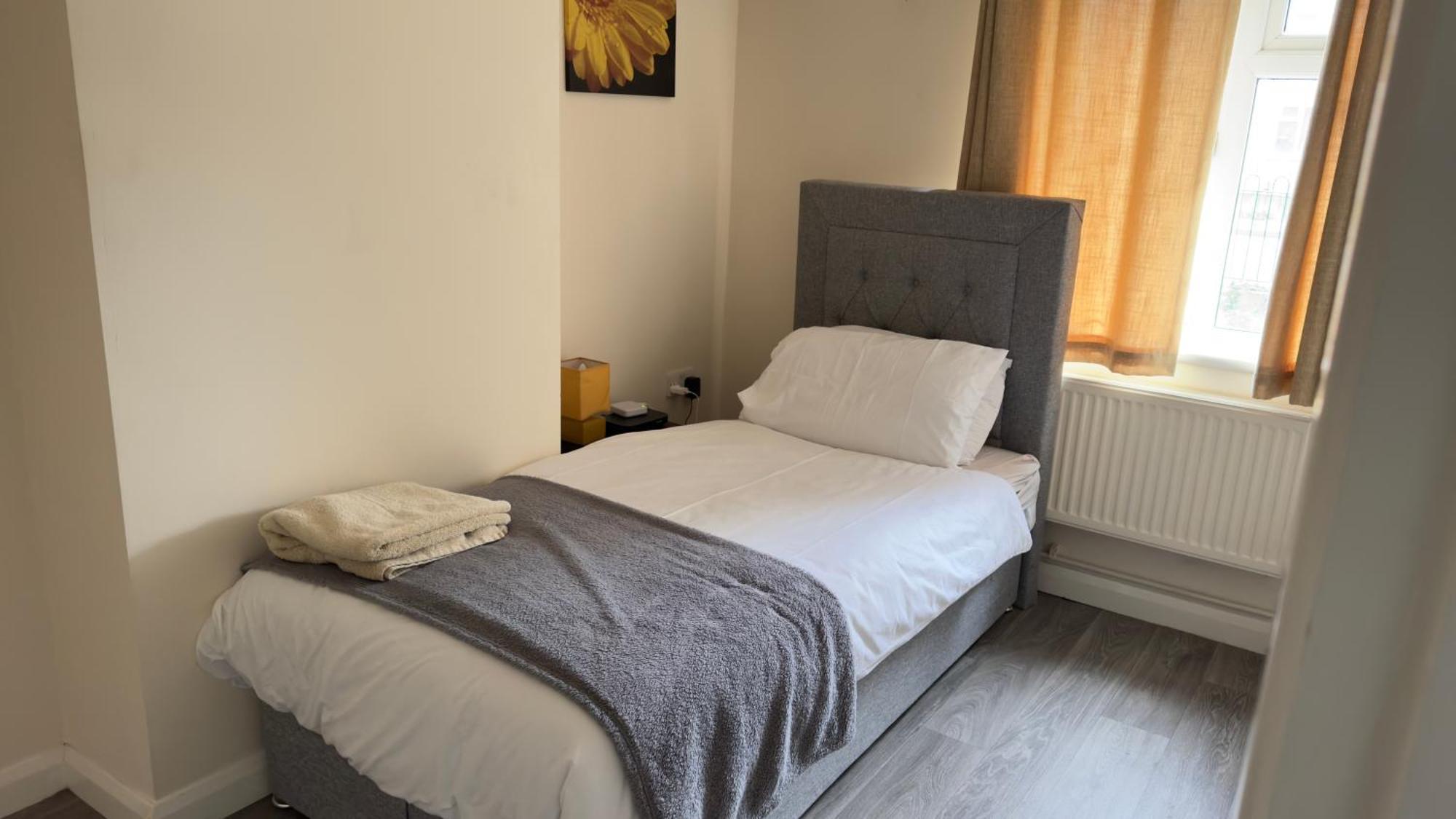 Contractor'S Haven- 4-Bedroom House With Free Parking, Super Fast Wifi, Fran Properties In Aylesbury, Pets Are Welcome! Aylesbury  Ngoại thất bức ảnh