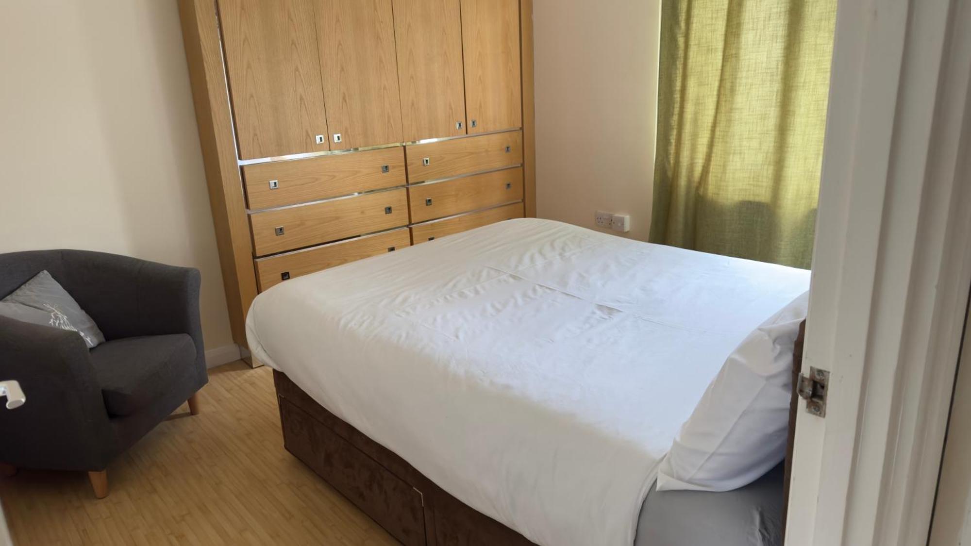 Contractor'S Haven- 4-Bedroom House With Free Parking, Super Fast Wifi, Fran Properties In Aylesbury, Pets Are Welcome! Aylesbury  Ngoại thất bức ảnh